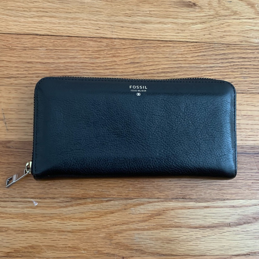 Fossil RFID-Blocking Leather Wallet